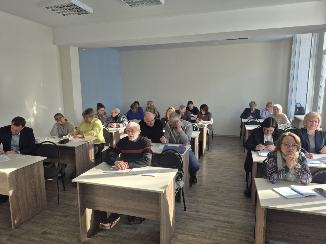 photo 5253487659148055523 y